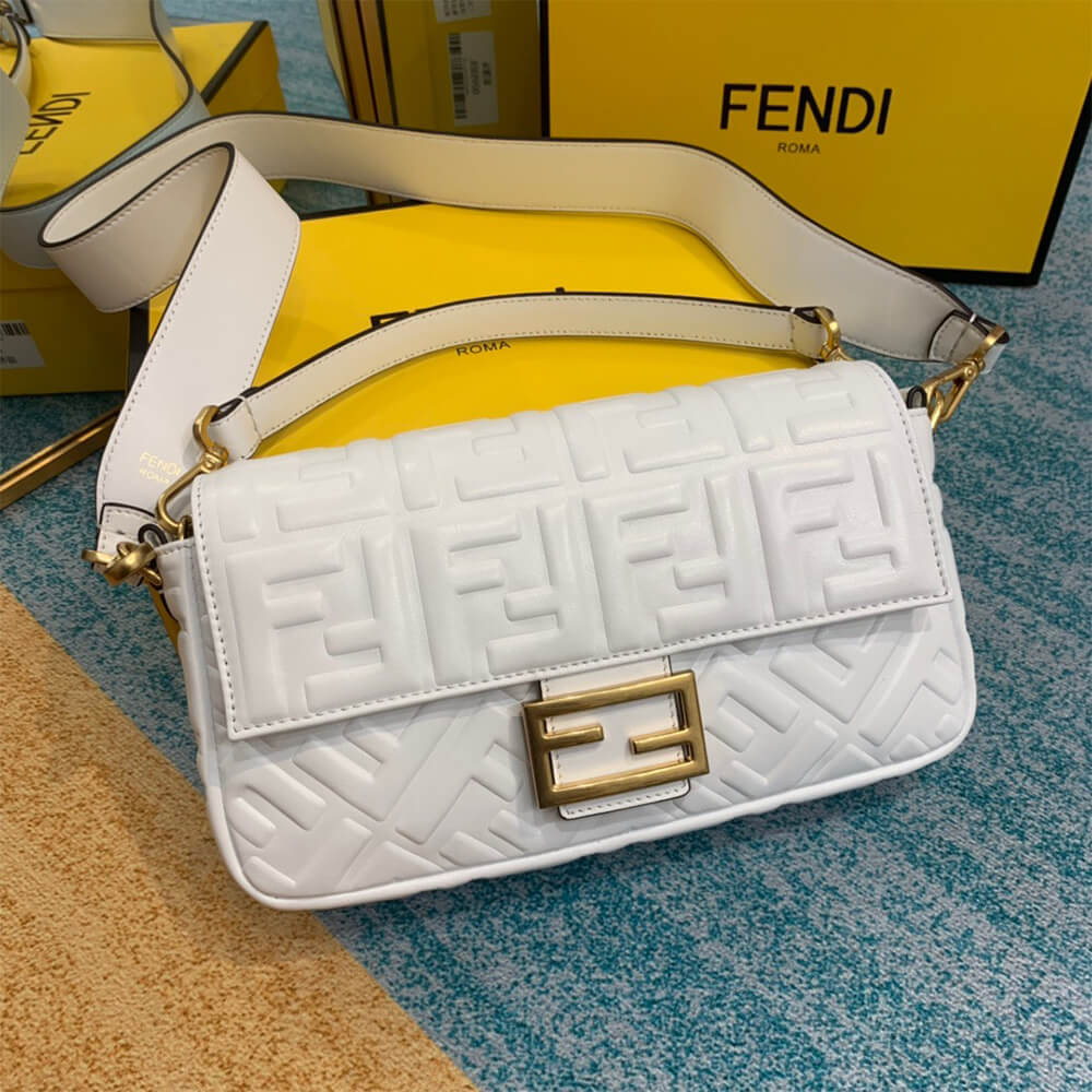 Alternative view of Fendi Baguette