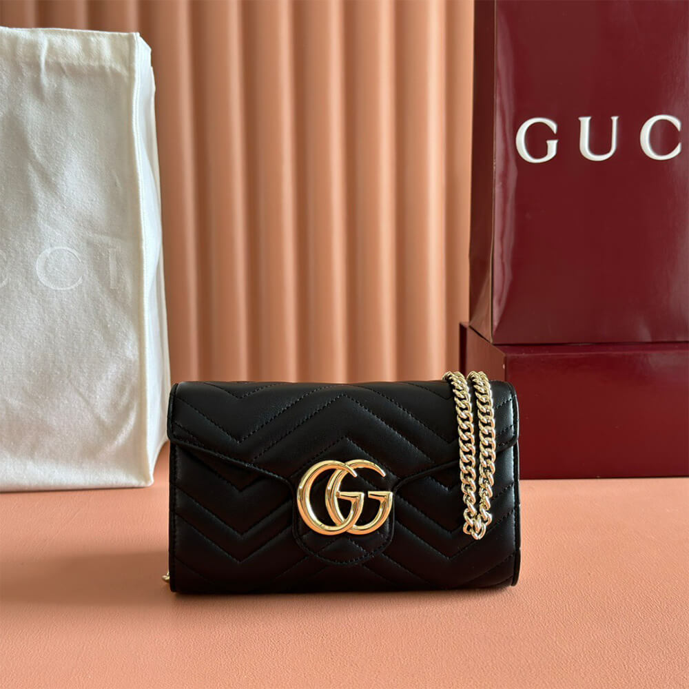 Alternative view of GG Marmont wallet on chain