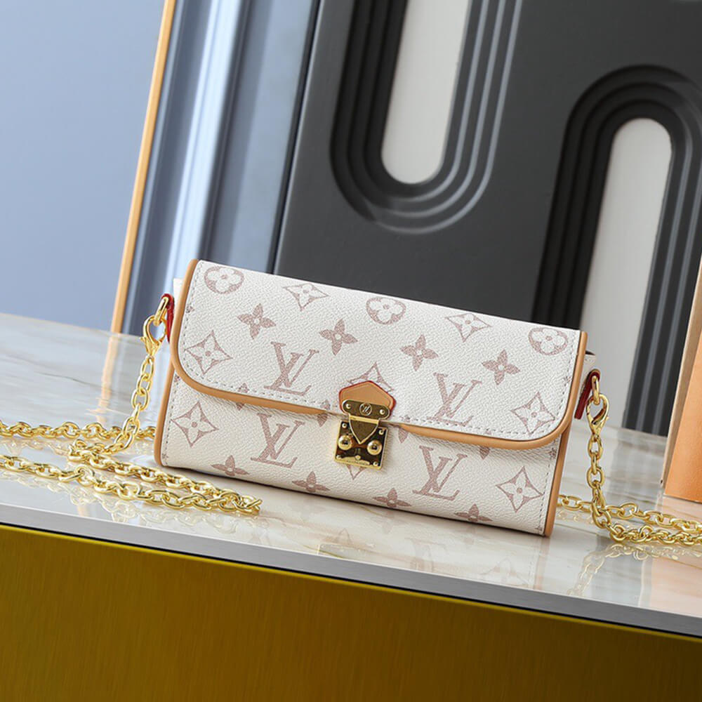 Alternative view of LV Pochette Camille