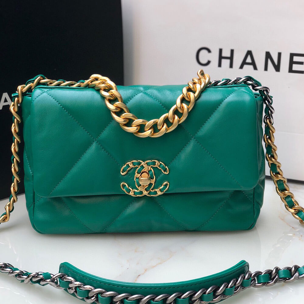 CHANEL 19 Handbag - Image 8