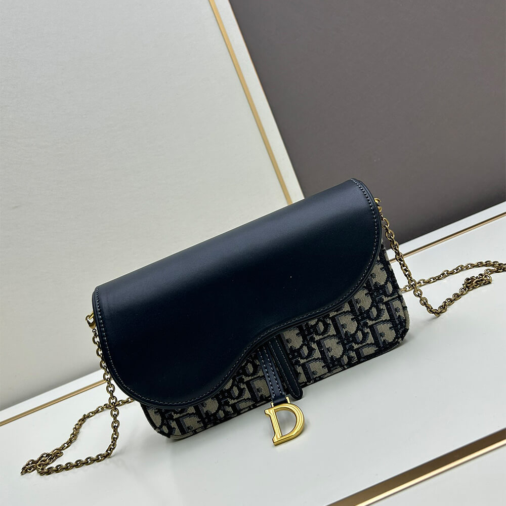 Medium Saddle Pouch with Chain - Image 5