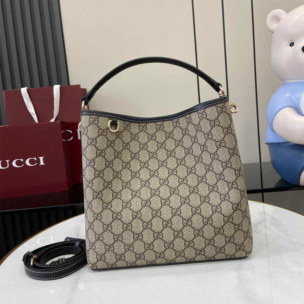 GG Emblem medium bucket bag - Image 6