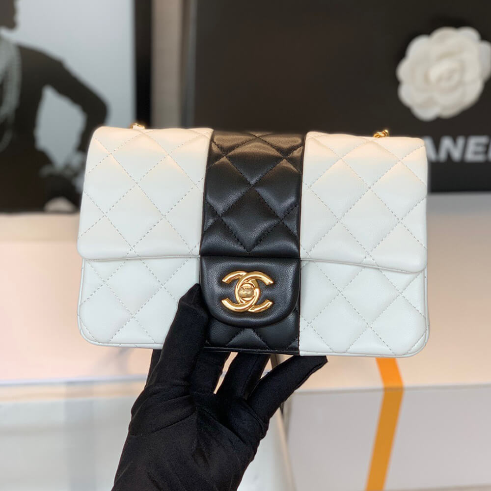 CHANEL MINI FLAP BAG - Image 8
