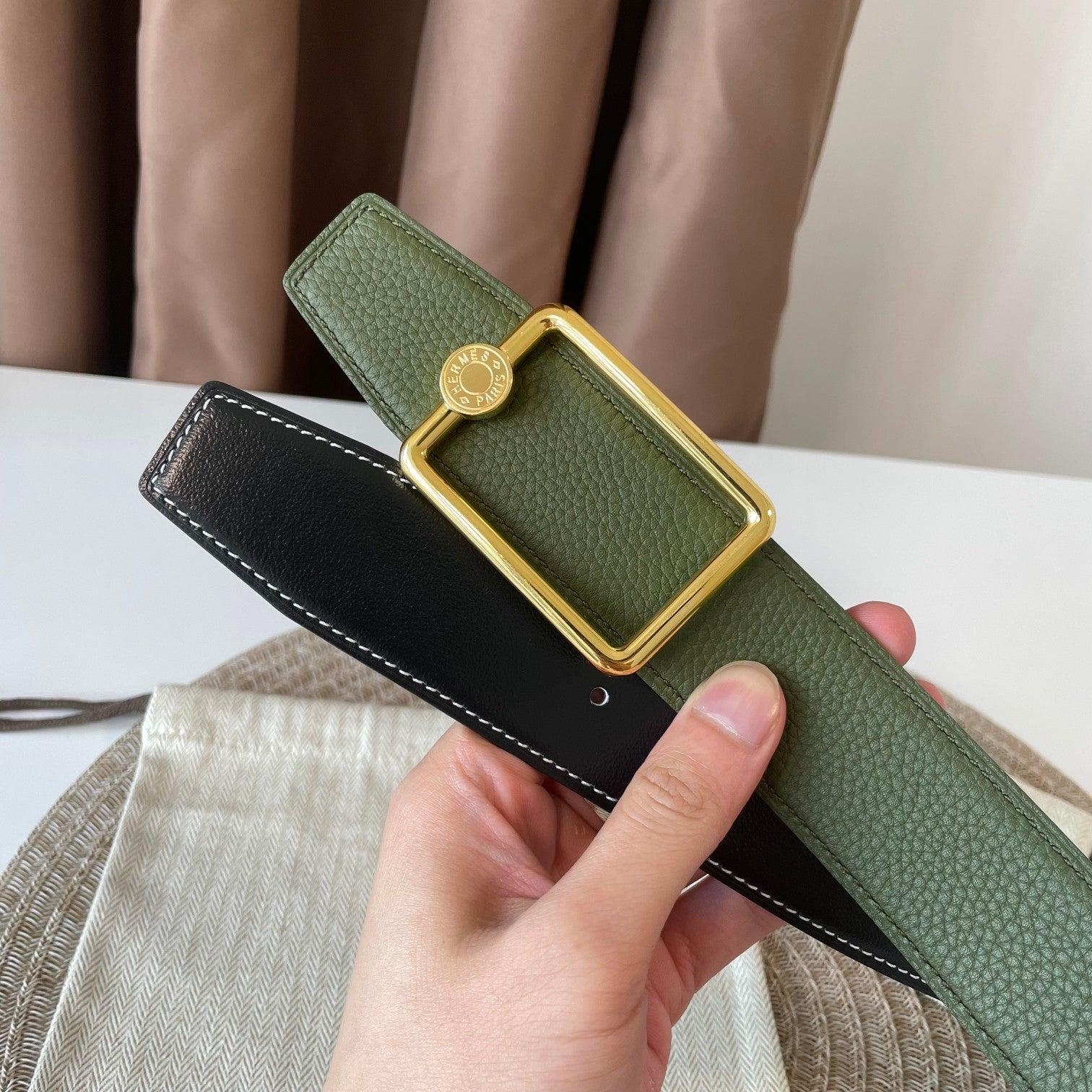 Alternative view of OSCAR BELT BUCKLE & REVERSIBLE OLIVE GREEN LEATHER STRAP 38MM GOLD HARDWARE