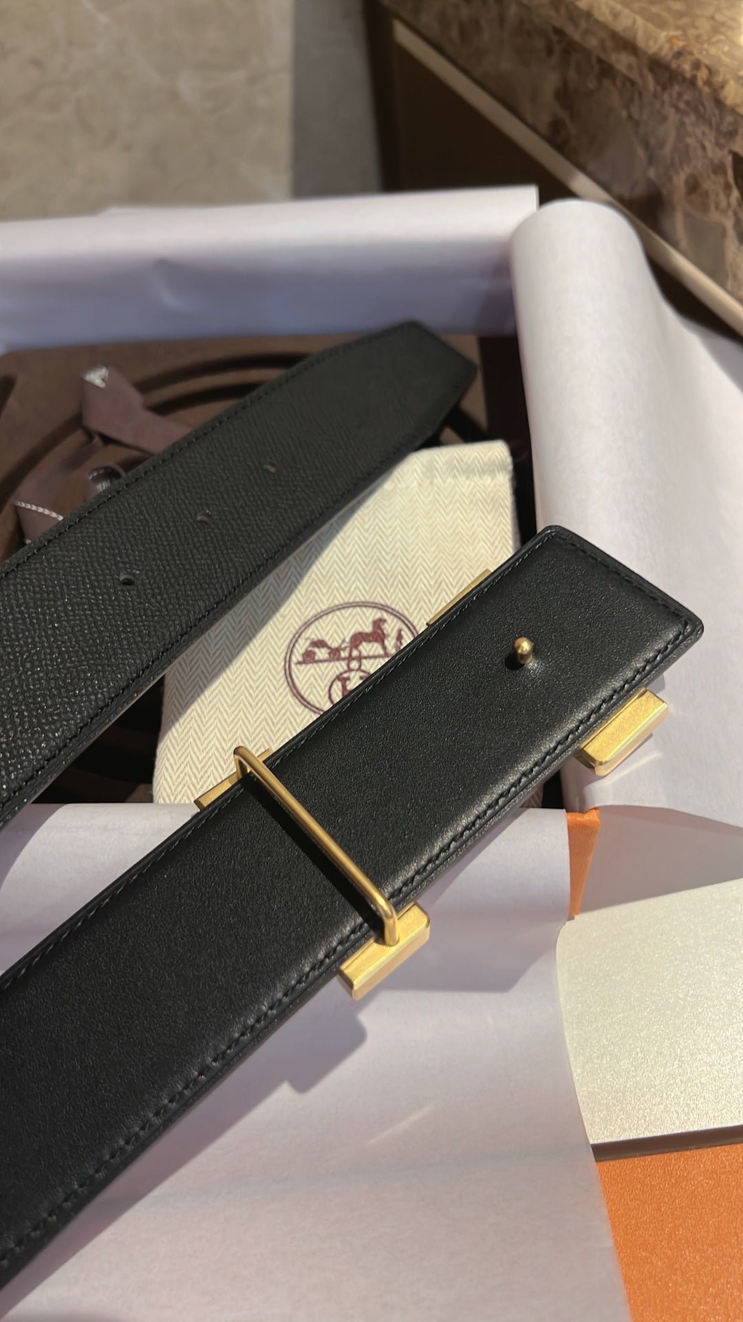 HM CONSTANCE BELT BUCKLE & REVERSIBLE BLACK LEATHER STRAP 42MM GOLD HARDWARE - Image 8