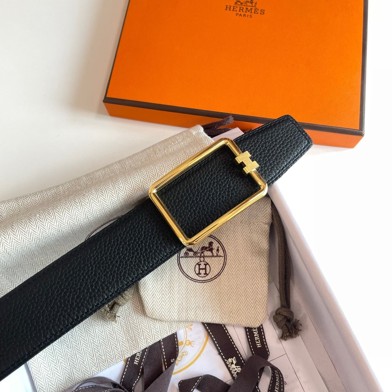 Alternative view of TUBE H BELT SILVER BUCKLE & REVERSIBLE BLACK LEATHER STRAP 38MM