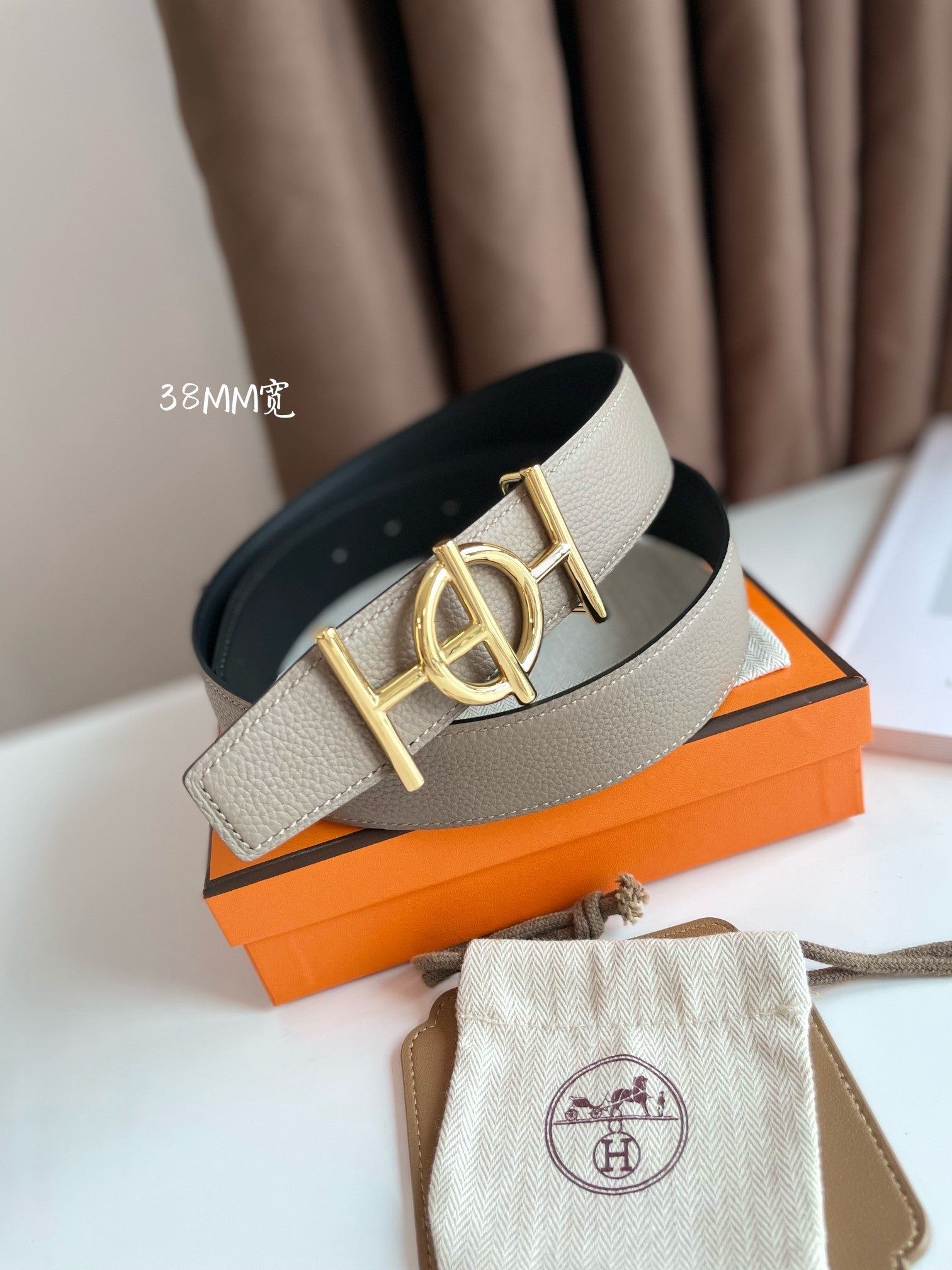 Alternative view of ULYSSE BELT BUCKLE & REVERSIBLE KHAKI BROWN LEATHER STRAP 38MM GOLD HARDWARE
