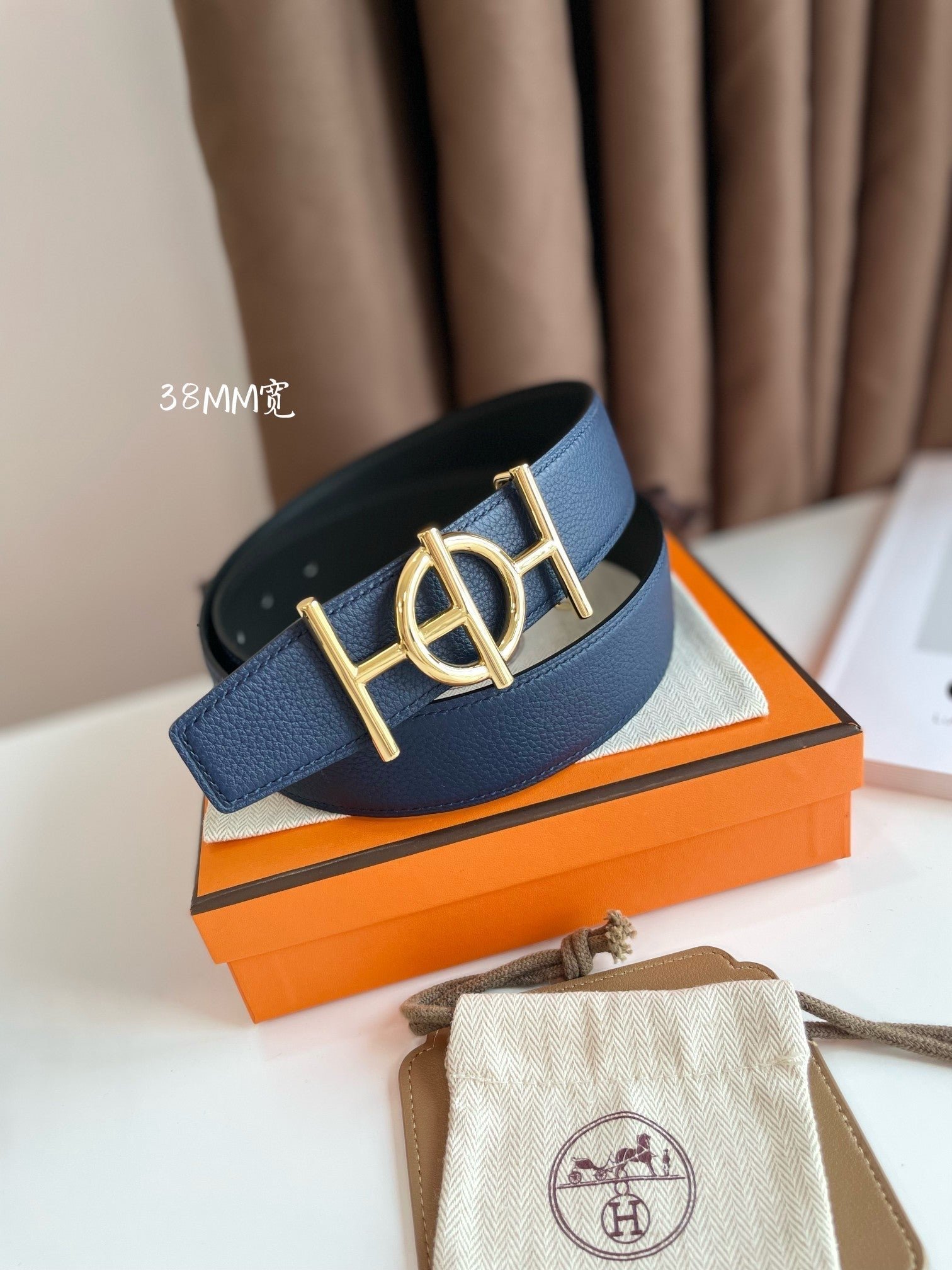 Alternative view of ULYSSE BELT BUCKLE & REVERSIBLE NAVY BLUE LEATHER STRAP 38MM GOLD HARDWARE