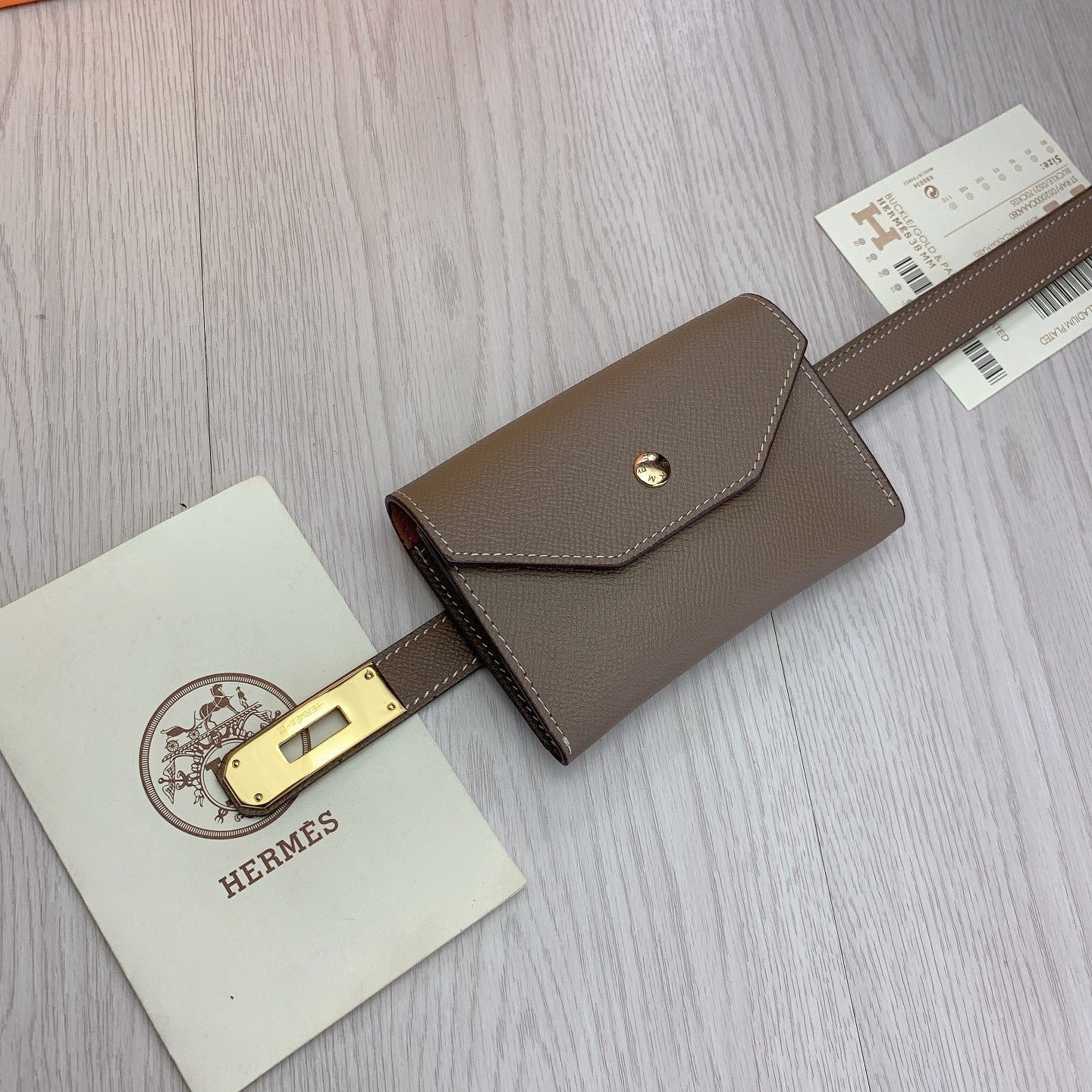 Alternative view of hm kelly belt 18mm with pocket gris alphat calfskin