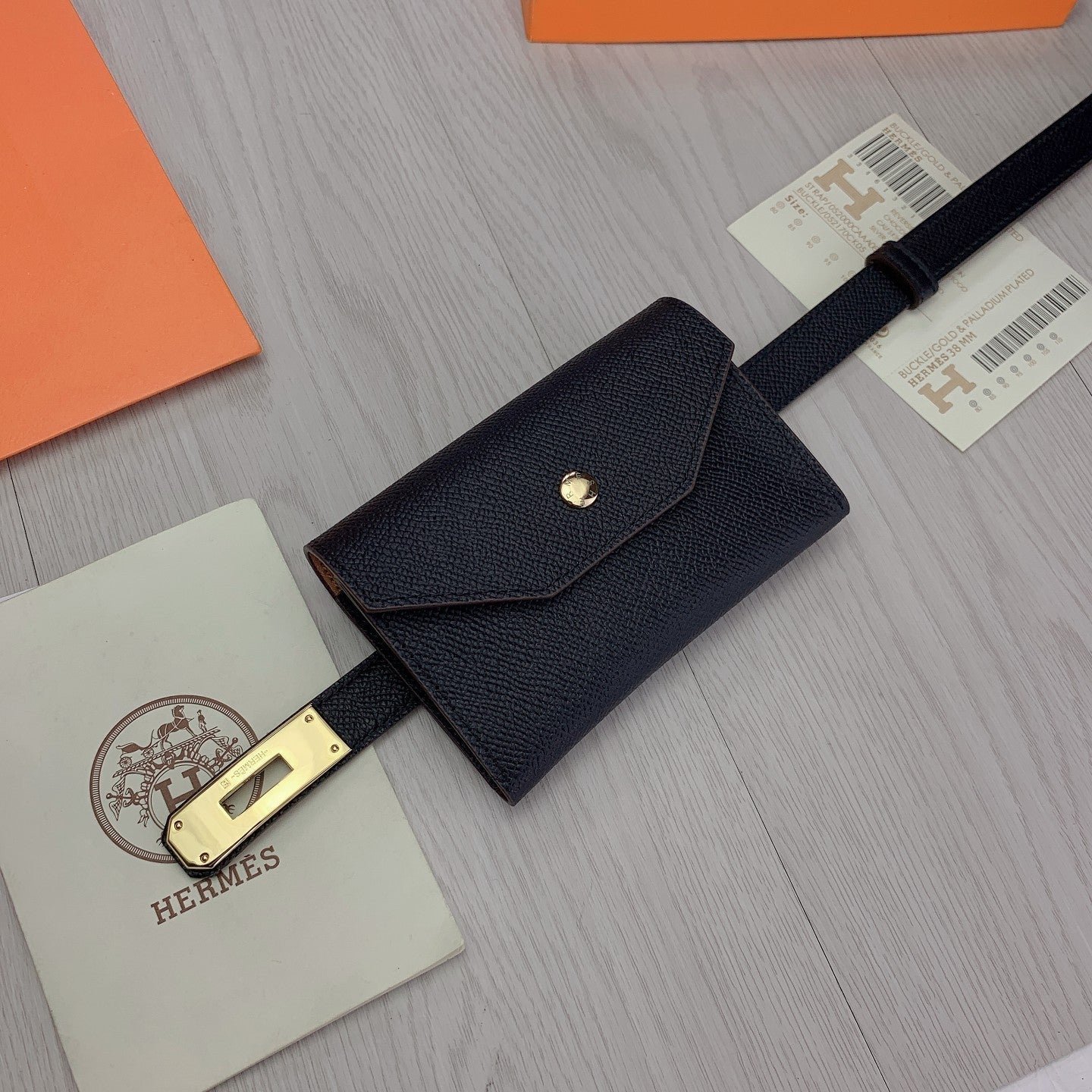 Alternative view of hm kelly belt 18mm with pocket black calfskin