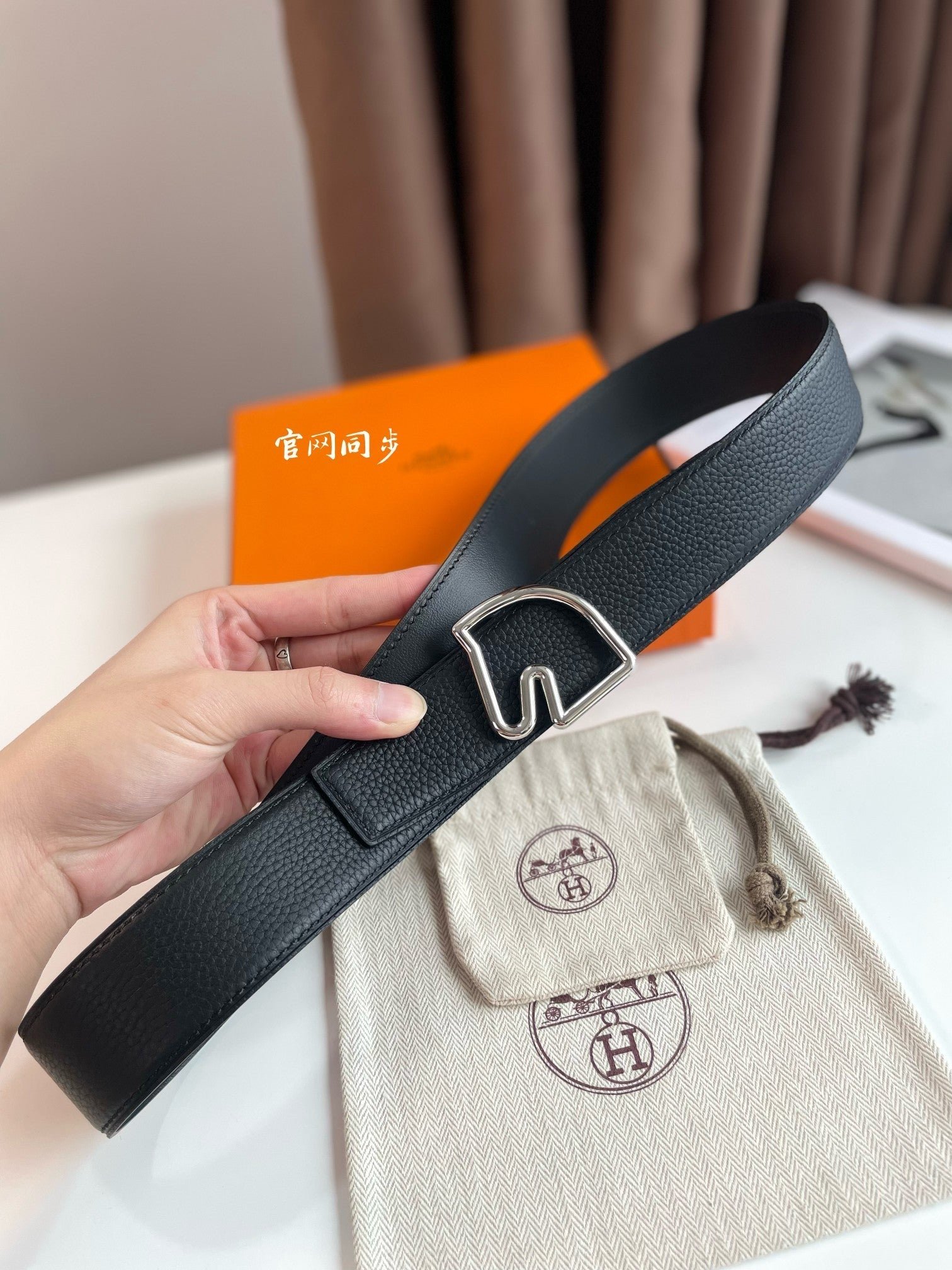 Alternative view of BOUCLE BELT BUCKLE & REVERSIBLE BLACK AND WHITE LEATHER STRAP 38MM SILVER HARDWARE