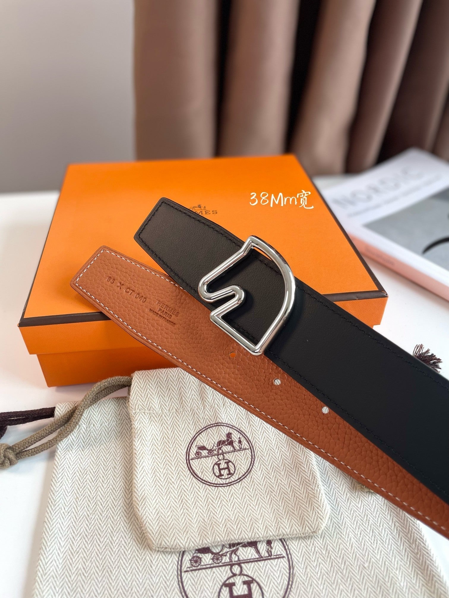 Alternative view of BOUCLE BELT BUCKLE & REVERSIBLE GINGER ORANGE AND BLACK LEATHER STRAP 38MM SILVER HARDWARE