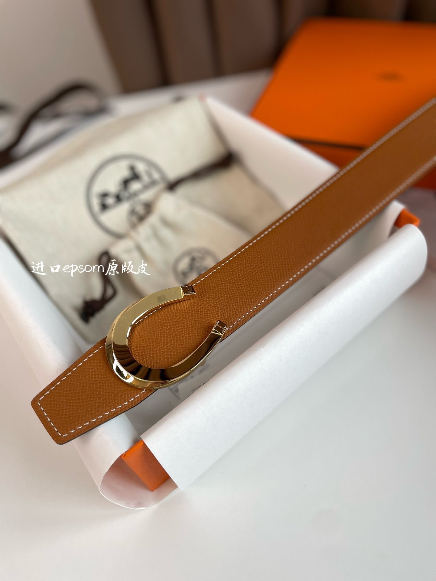 Alternative view of LUCK BELT BUCKLE & REVERSIBLE GINGER ORANGE LEATHER STRAP 38MM GOLDEN HARDWARE