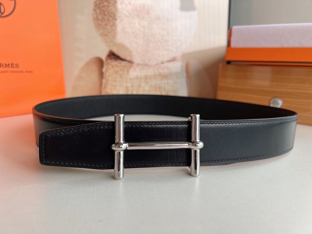 Alternative view of HM H D'ANCRE BELT BUCKLE & REVERSIBLE BLACK LEATHER STRAP 38 MM SILVER HARDWARE