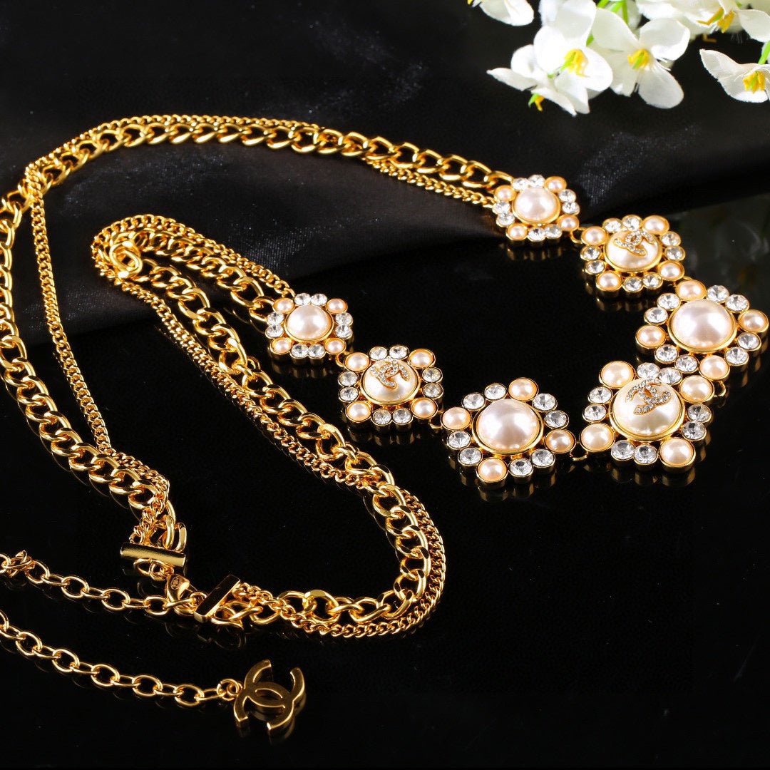 Chanel Floral Pearl Gold Waistband - Image 6