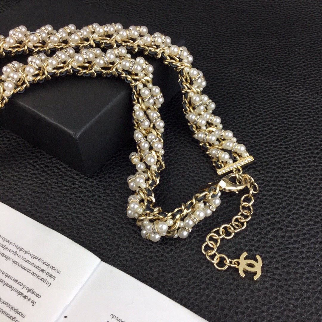Chanel Medallion Pearl - Image 6