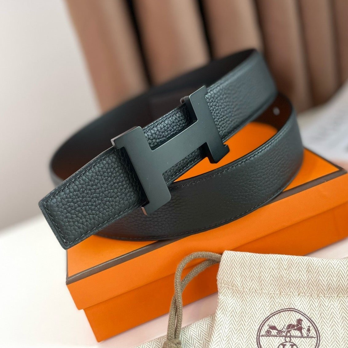 Alternative view of HM CONSTANCE BELT BUCKLE & REVERSIBLE  BLACK LEATHER STRAP 38MM