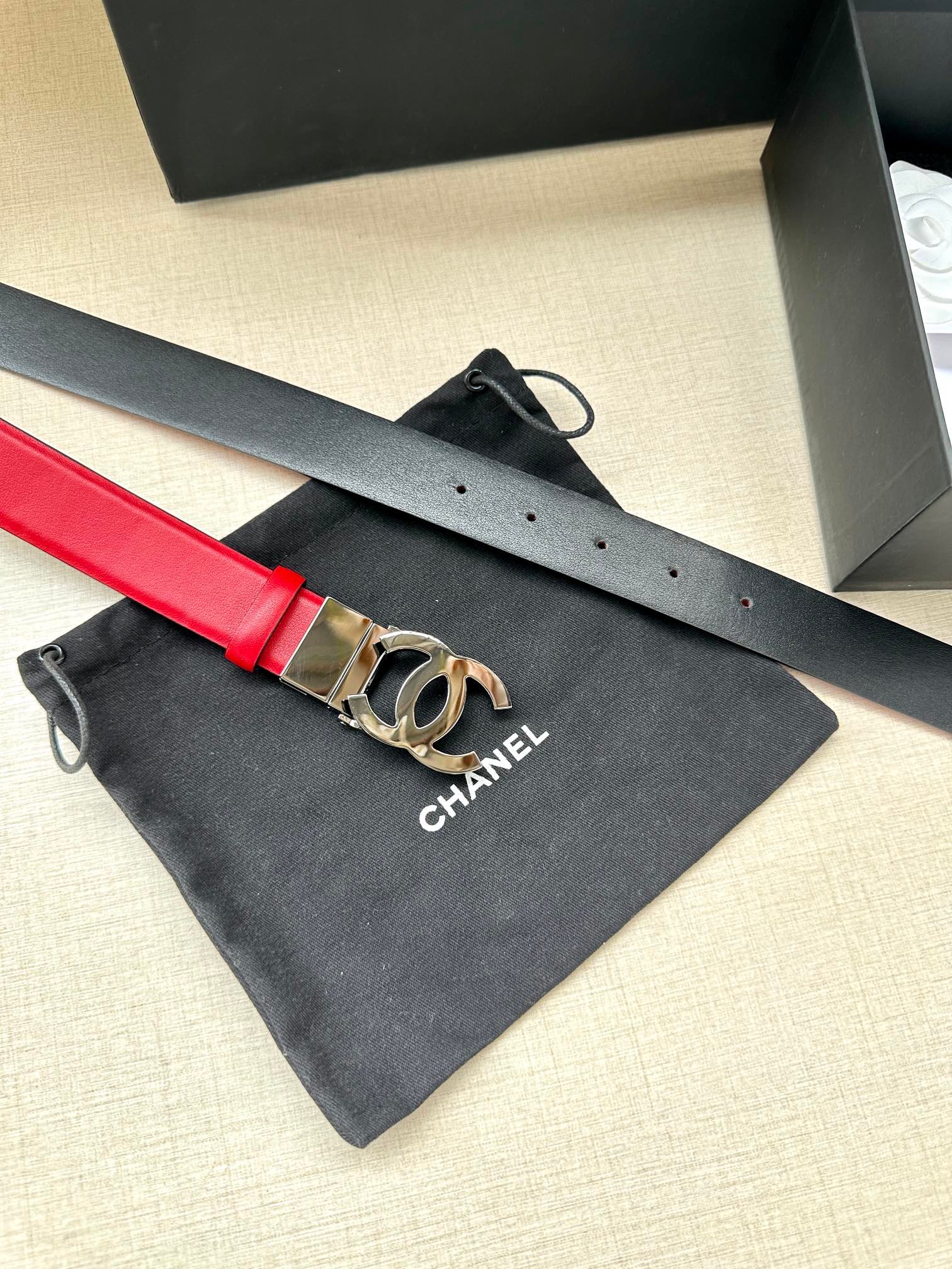 Chanel Shiny Gold Belt - Image 3