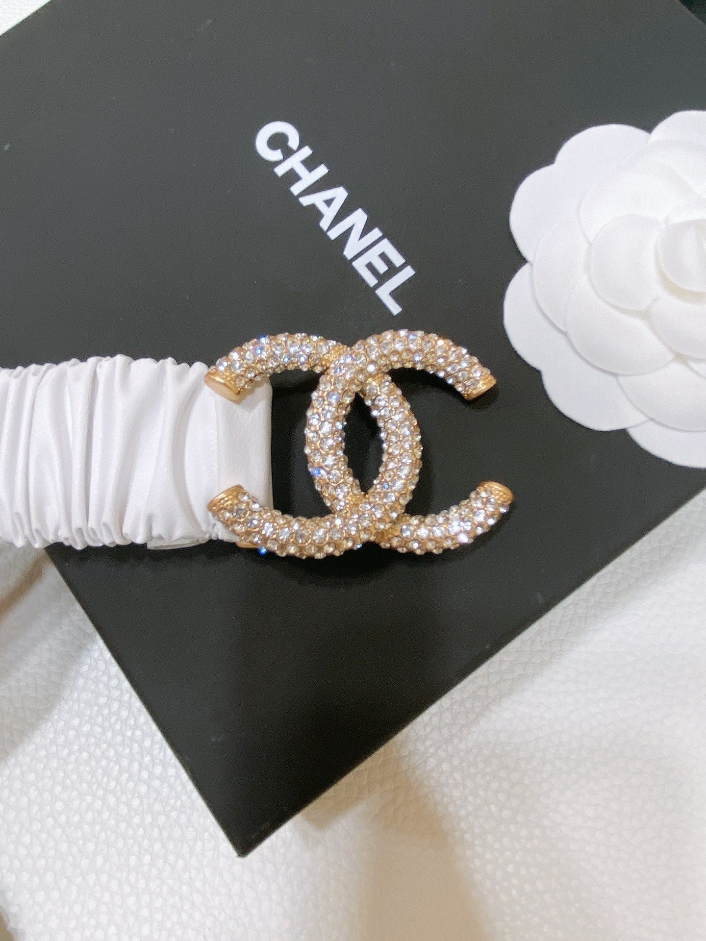 Chanel White Ruched Belt - Image 4