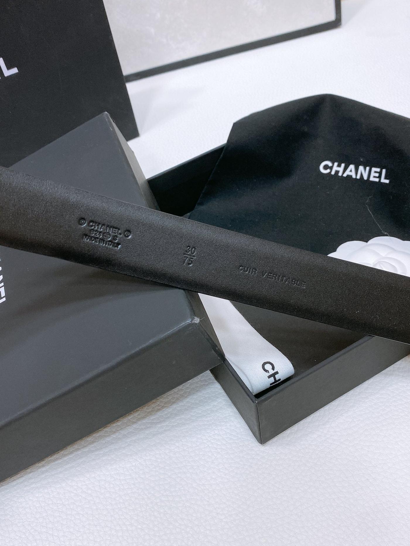 Chanel Smooth Oval Logo Strap - Image 6