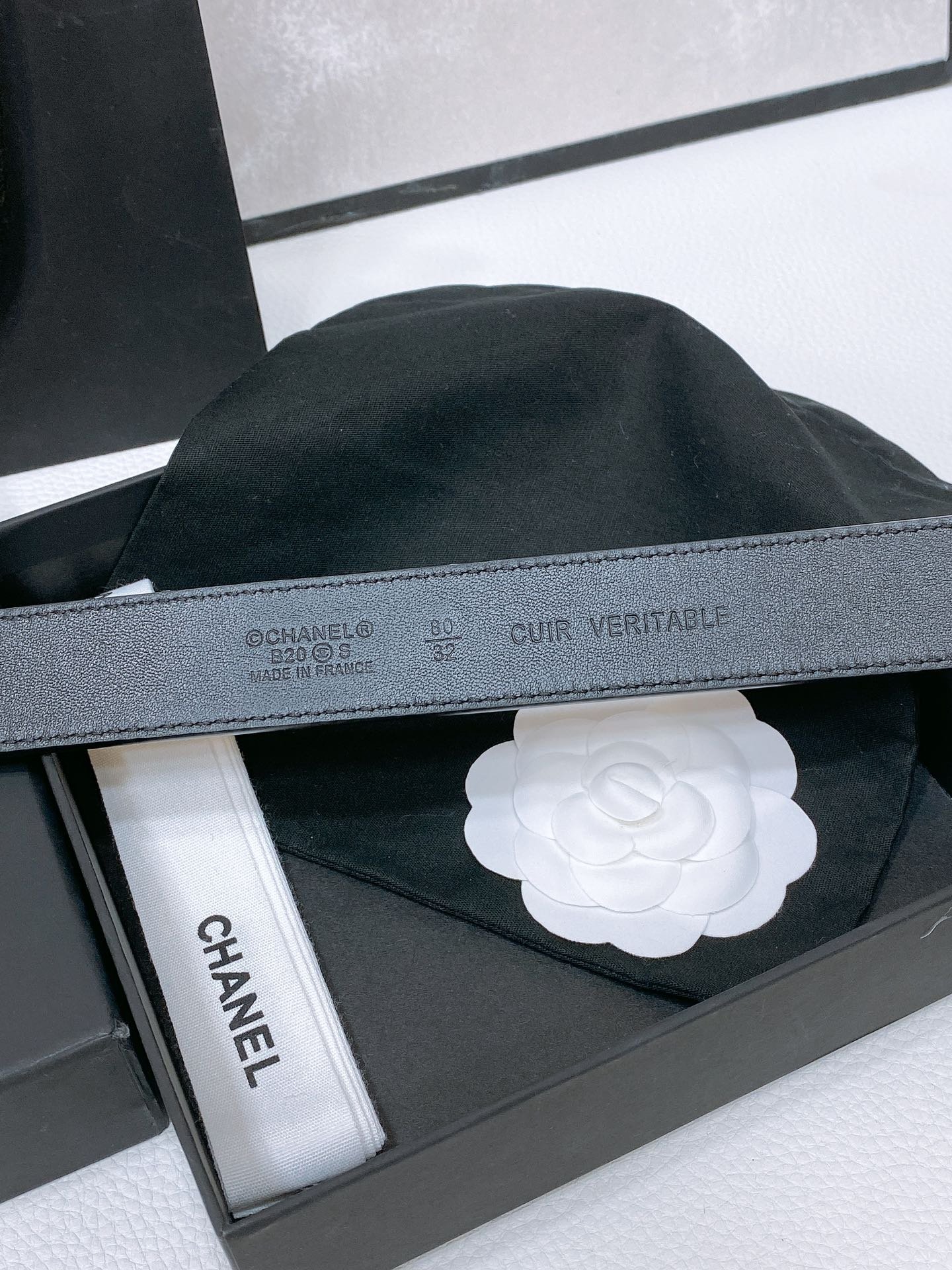 Chanel Gold Logo Crystal Belt - Image 6