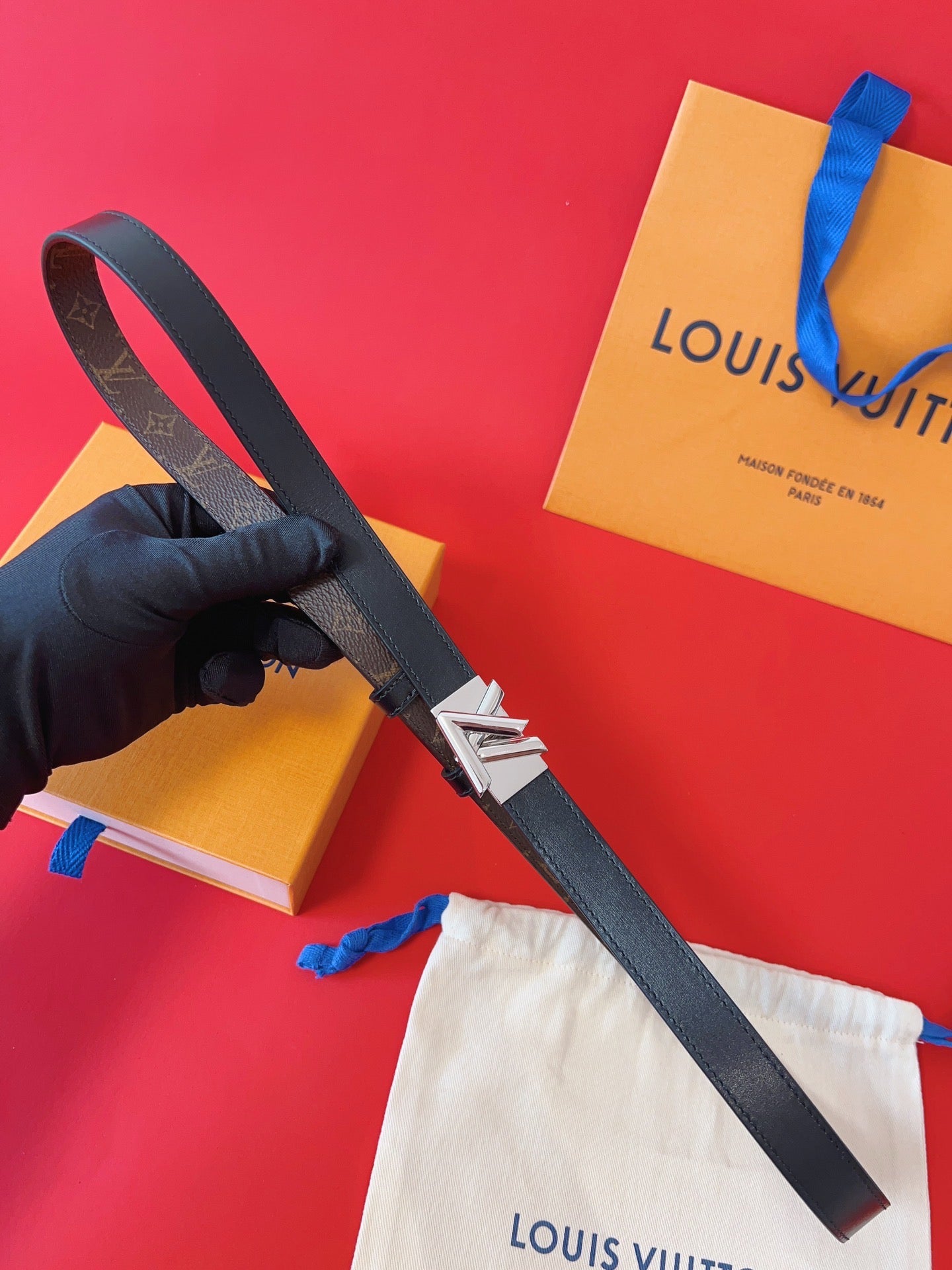 Alternative view of LV GO-14 20MM BELT IN BLACK CALFSKIN SILVER HARDWARE
