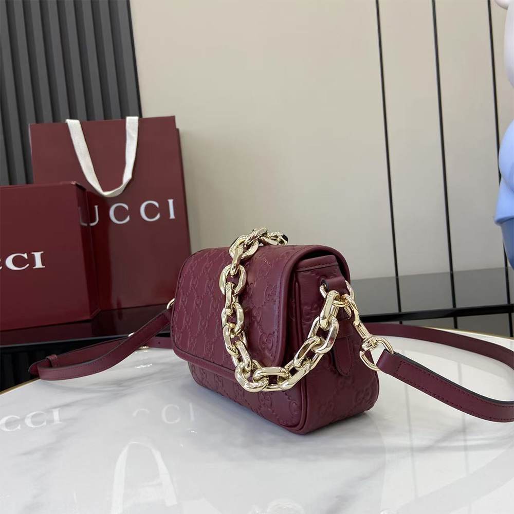 GG Emblem small shoulder bag - Image 8