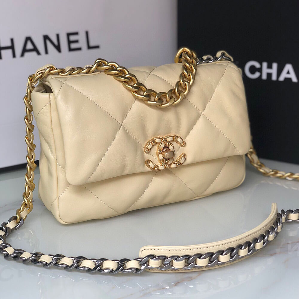 Alternative view of CHANEL 19 Handbag