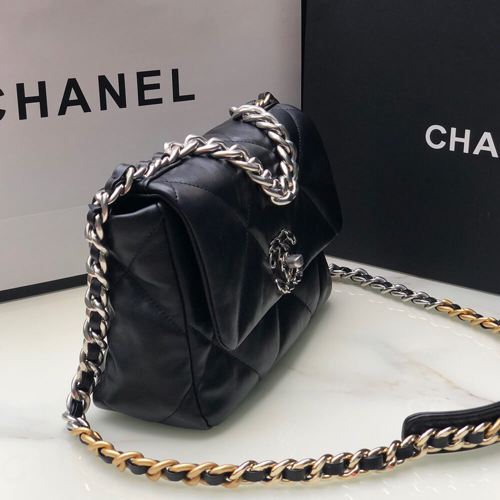 CHANEL 19 Handbag - Image 7