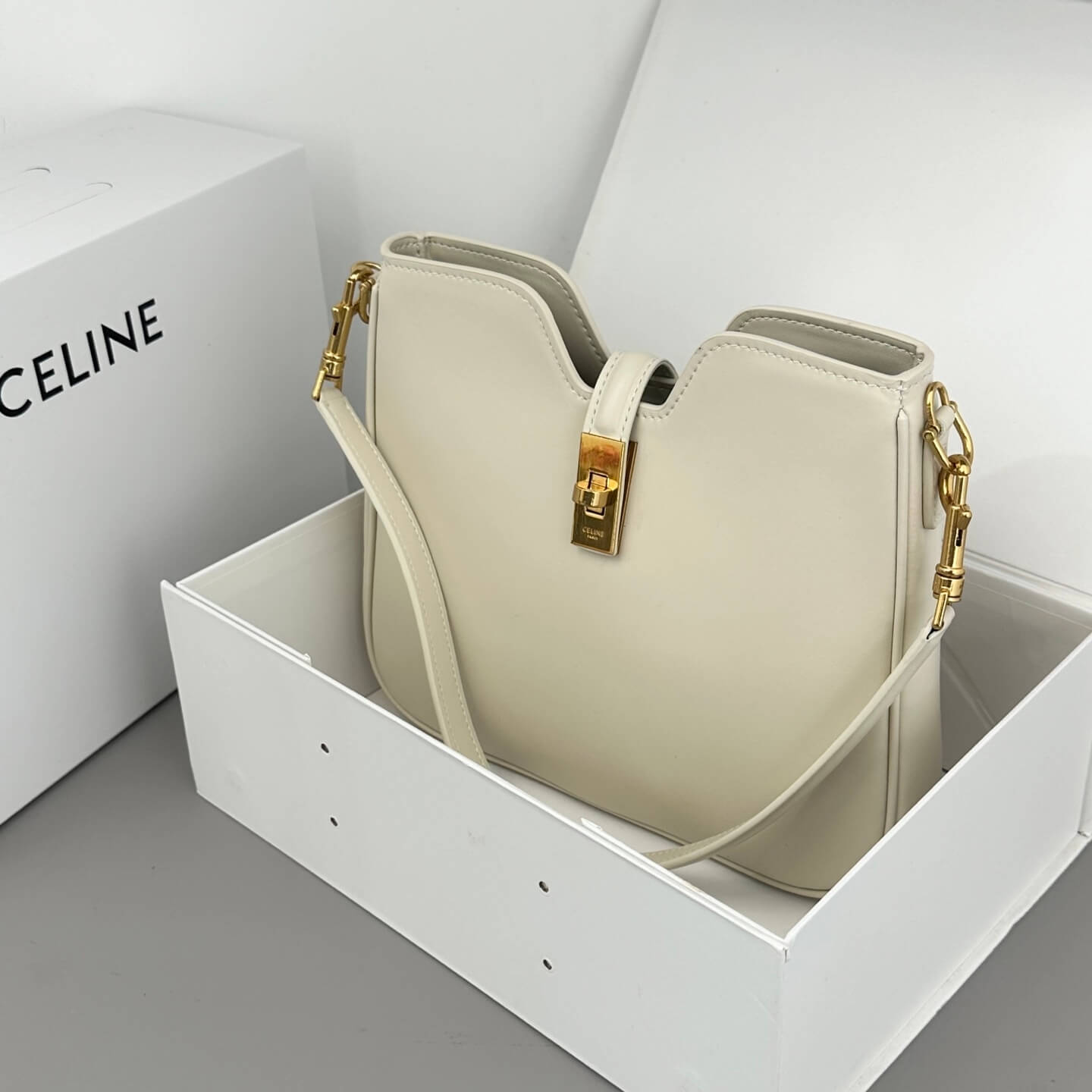 CAMILLE 16 SMALL BAG IN SMOOTH CALFSKIN(HIGH-END GRADE) - Image 8