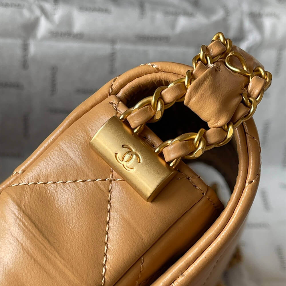 CHANEL MINI FLAP - Image 7