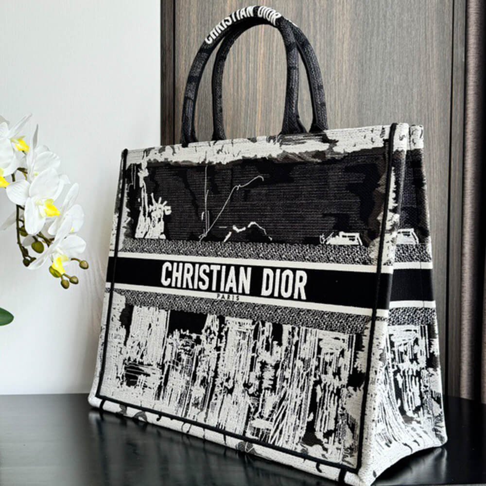 Alternative view of Medium Dior Book Tote