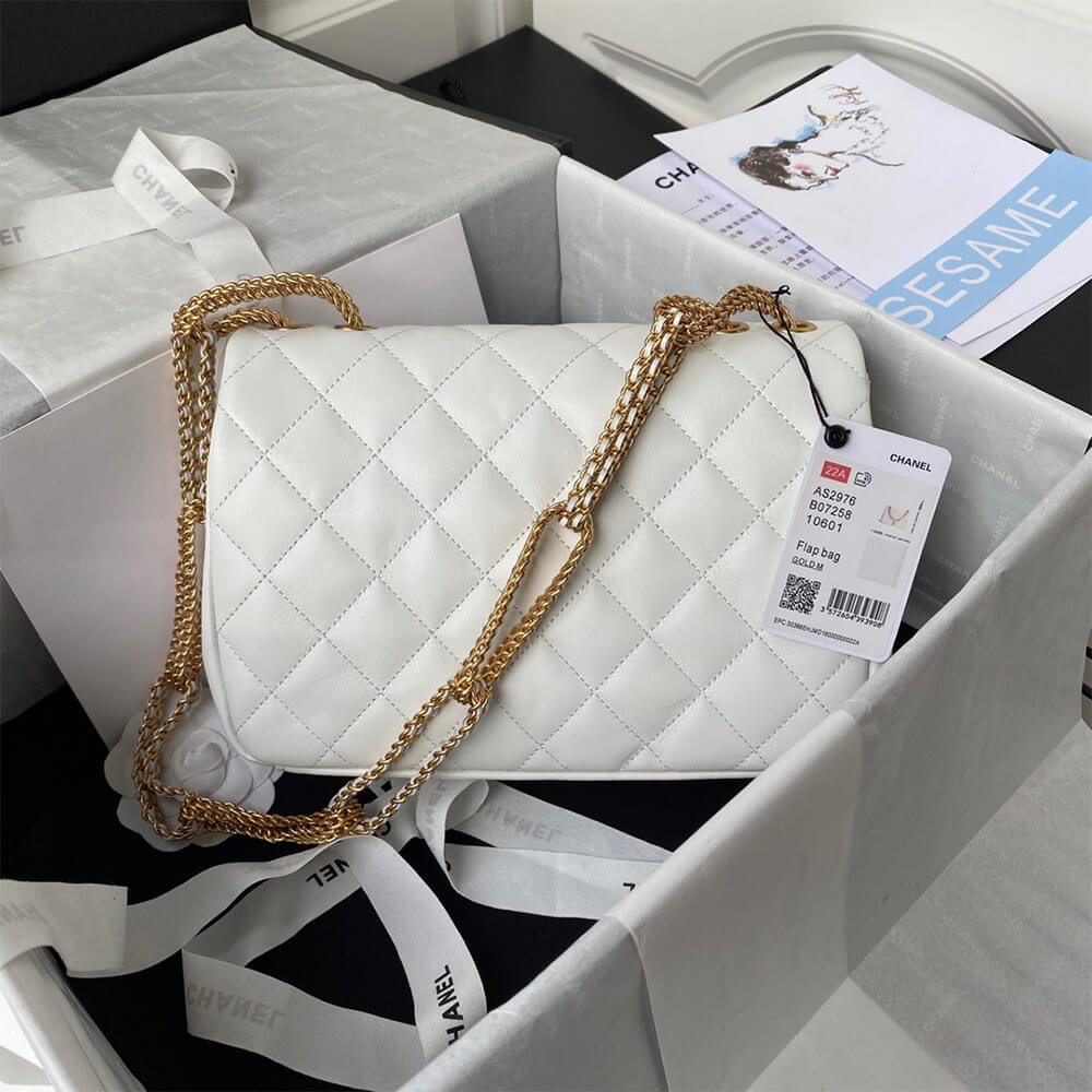 CHANEL FLAP BAG - Image 7