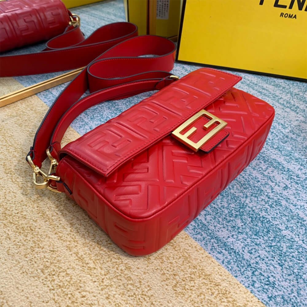Alternative view of Fendi Baguette