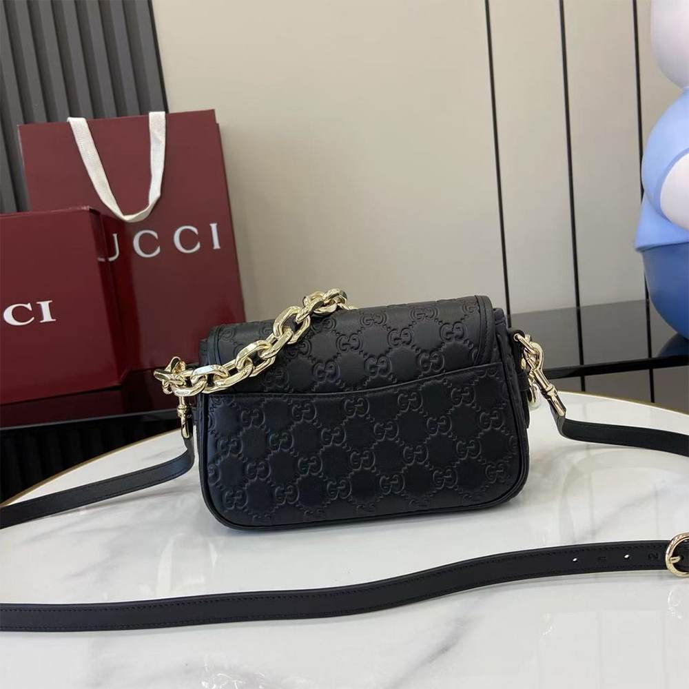 GG Emblem small shoulder bag - Image 7