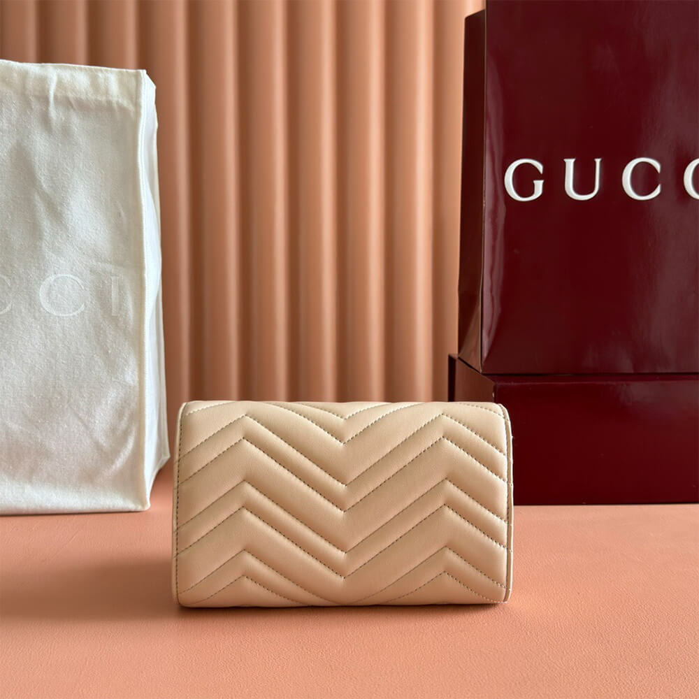 Alternative view of GG Marmont wallet on chain