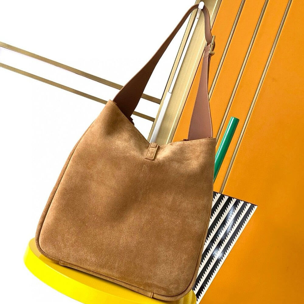 Alternative view of YSL LE 5 À 7 supple SUEDE LARGE