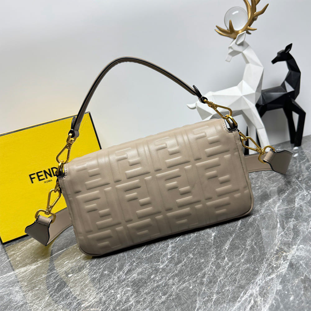 Fendi Baguette - Image 5