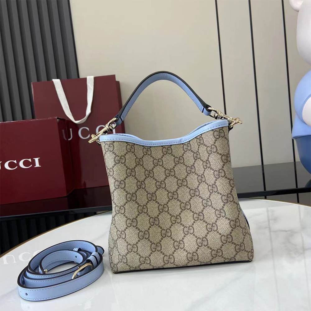 GG Emblem small bucket bag - Image 6