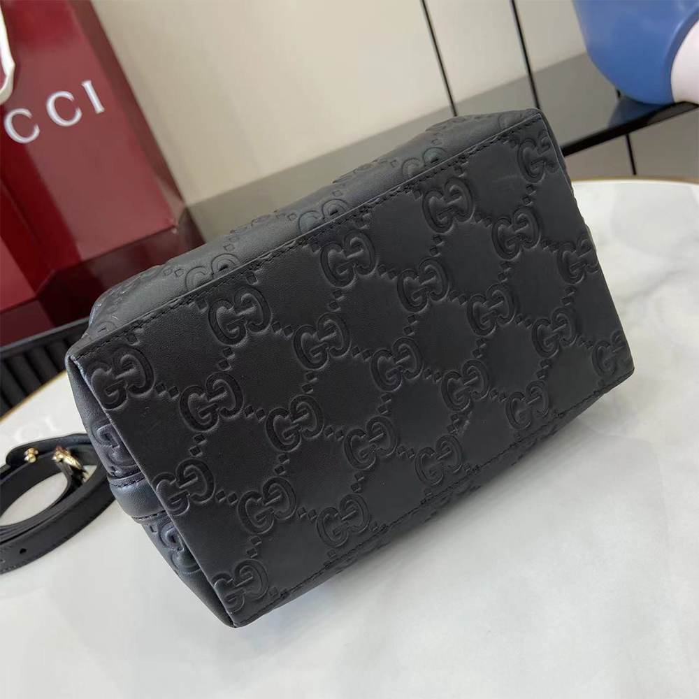 Alternative view of GG Emblem small bucket bag