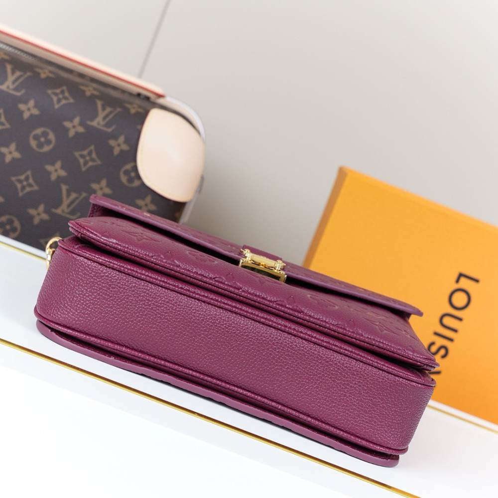 Alternative view of LV Pochette Métis