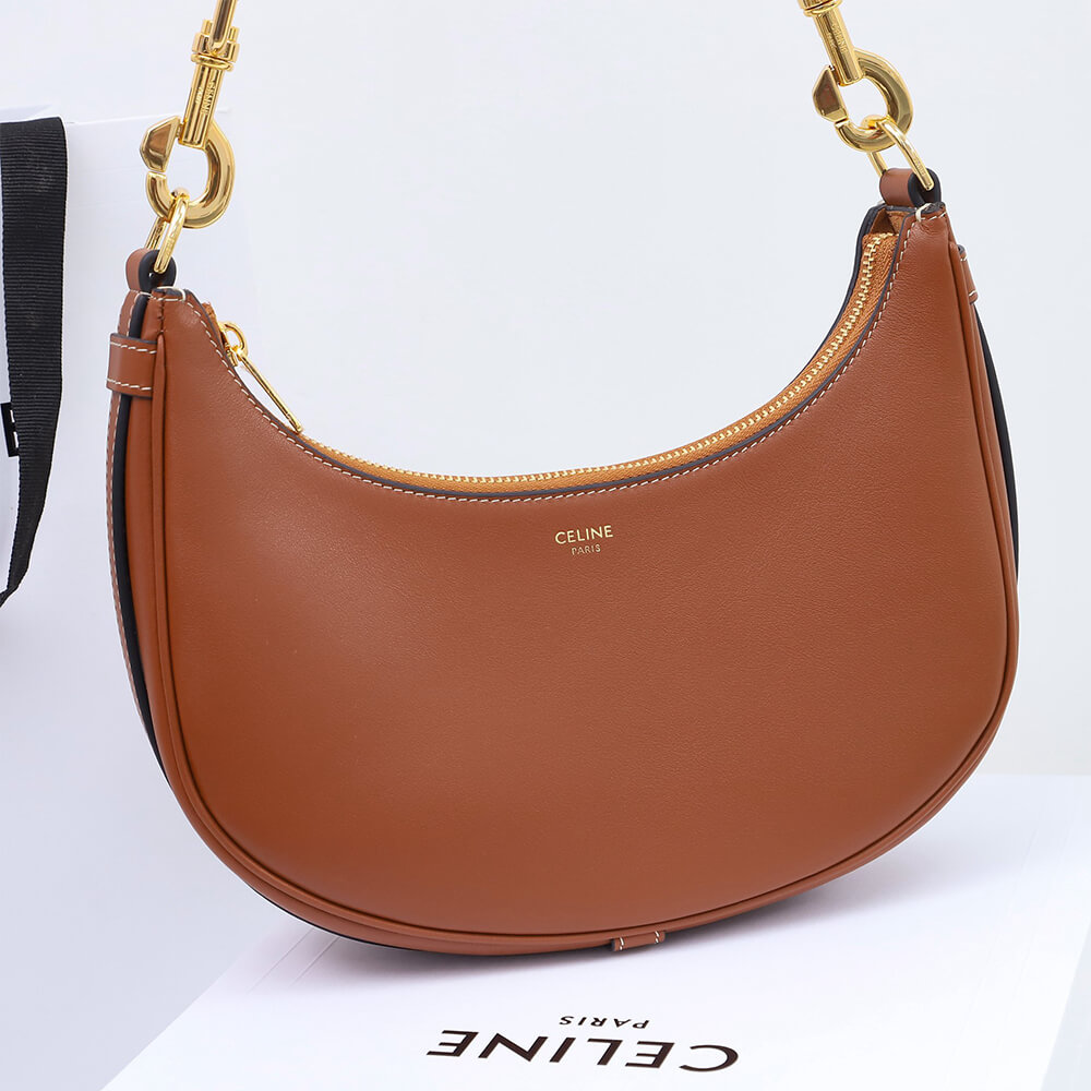 Alternative view of CELINE Medium Ava Strap Bag in smooth Calfskin(HIGH-END GRADE)