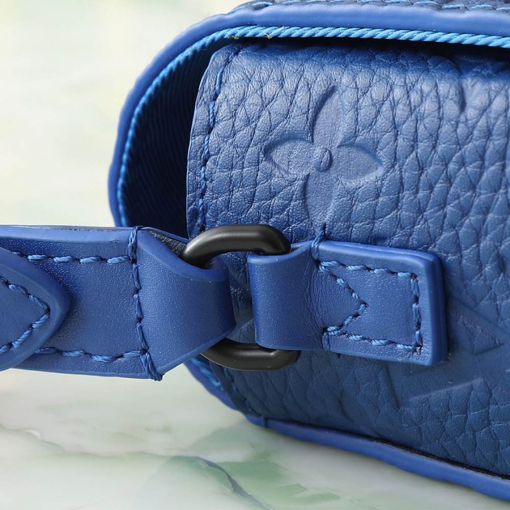 LV Steamer Wearable Wallet - Image 4