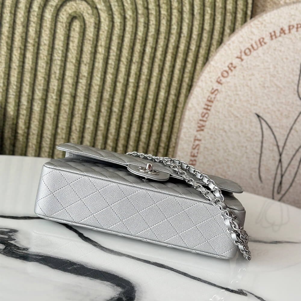 Alternative view of CHANEL Classic Flap Medium(High-end Grade)