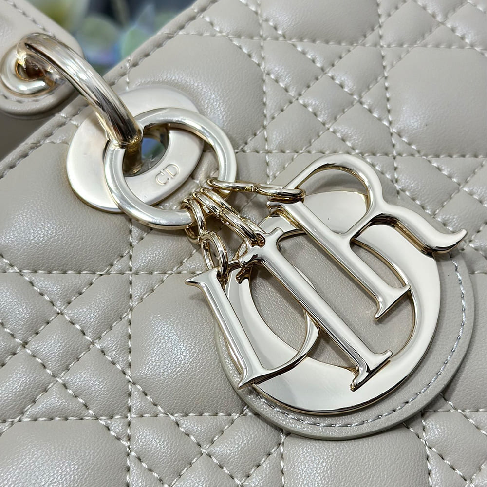 Alternative view of Dior Large Lady Dior Bag(HIGH-END GRADE)