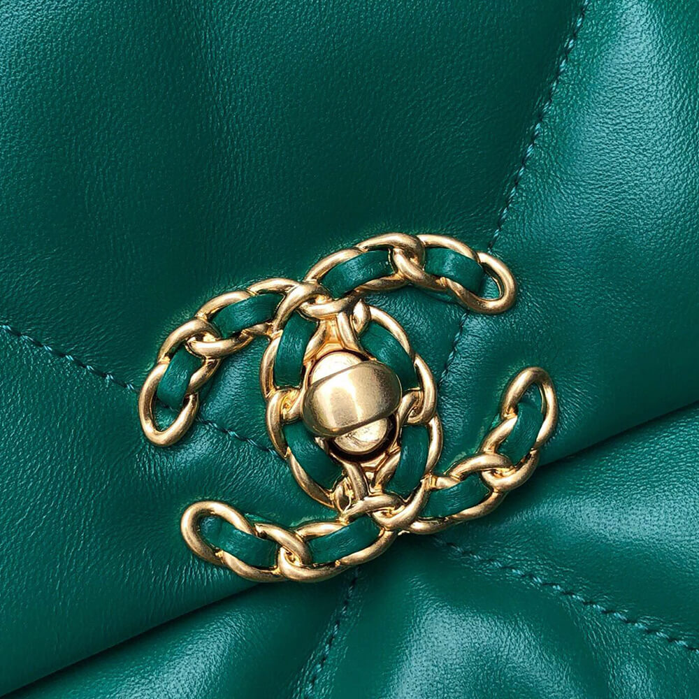 CHANEL 19 Handbag - Image 7