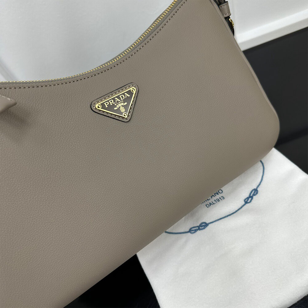 Prada Aimee medium leather shoulder bag - Image 4