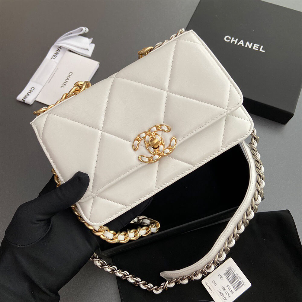 Alternative view of CHANEL 19 Wallet on Chain(high-end grade)