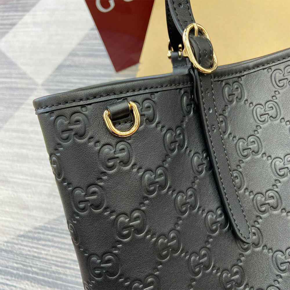 Alternative view of GG Emblem large tote bag