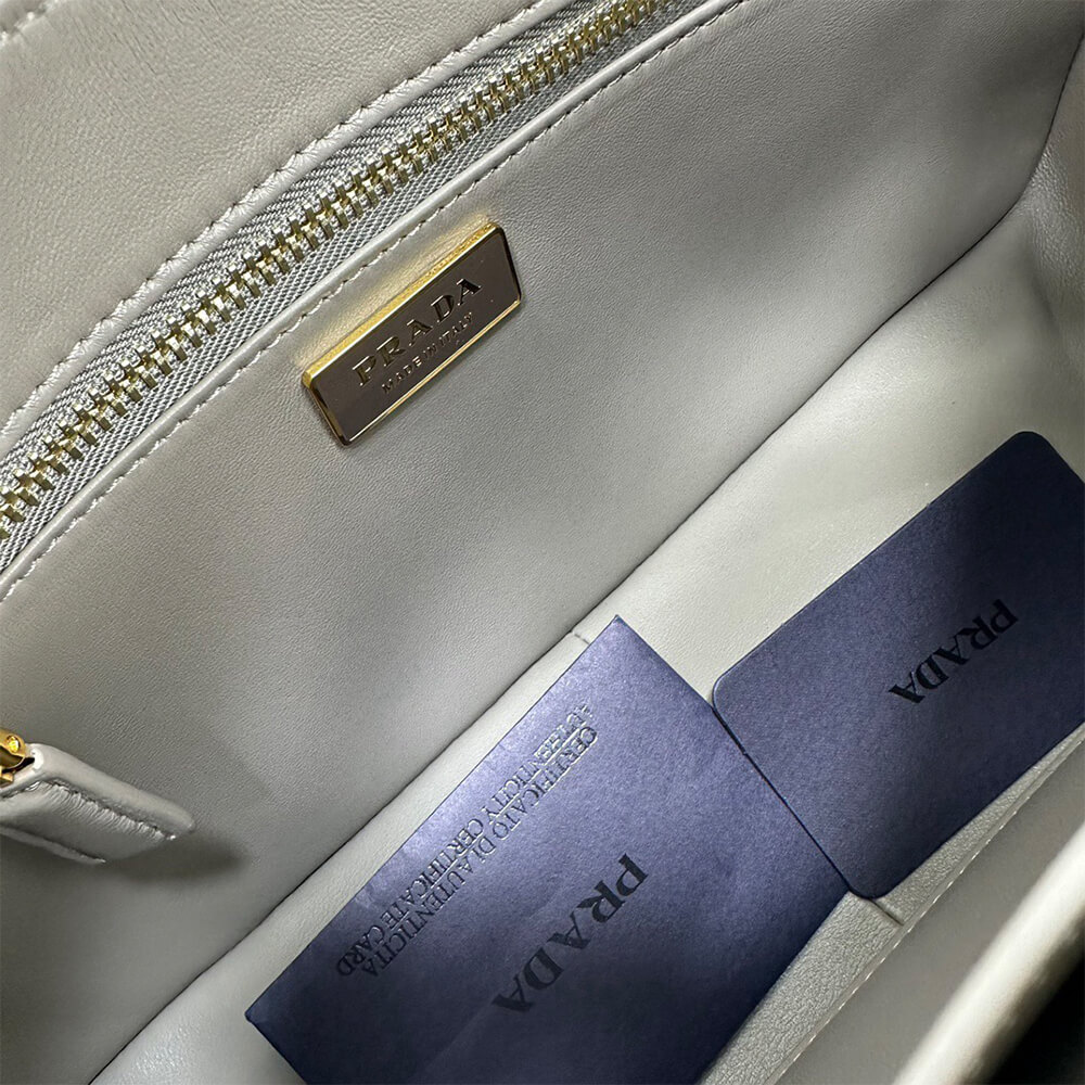 Prada Aimee medium leather shoulder bag - Image 8